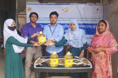 Providing-in-kind-support-at-Islamgonj-KRC