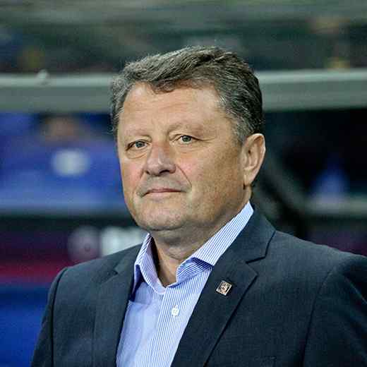 https://dev.ailservers.com/hockey-federation/wp-content/uploads/2017/10/team_coach_03.jpg